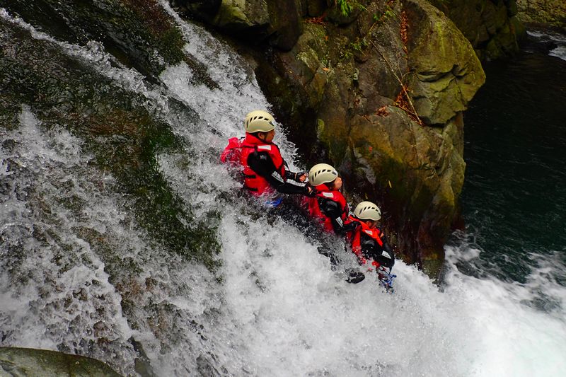 新竹獨家喜甕峽谷溯溪-【百米大滑降】