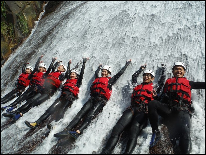 新北瑞芳半屏溪溯溪-【三鬼傳奇之大怒神滑瀑】