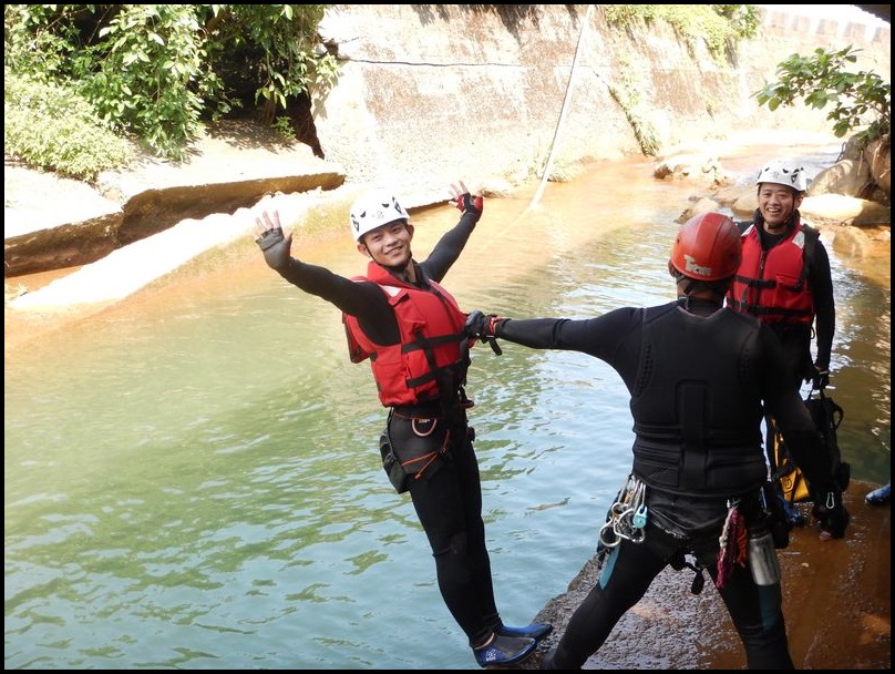 新北瑞芳半屏溪溯溪-【三鬼傳奇之大怒神滑瀑】