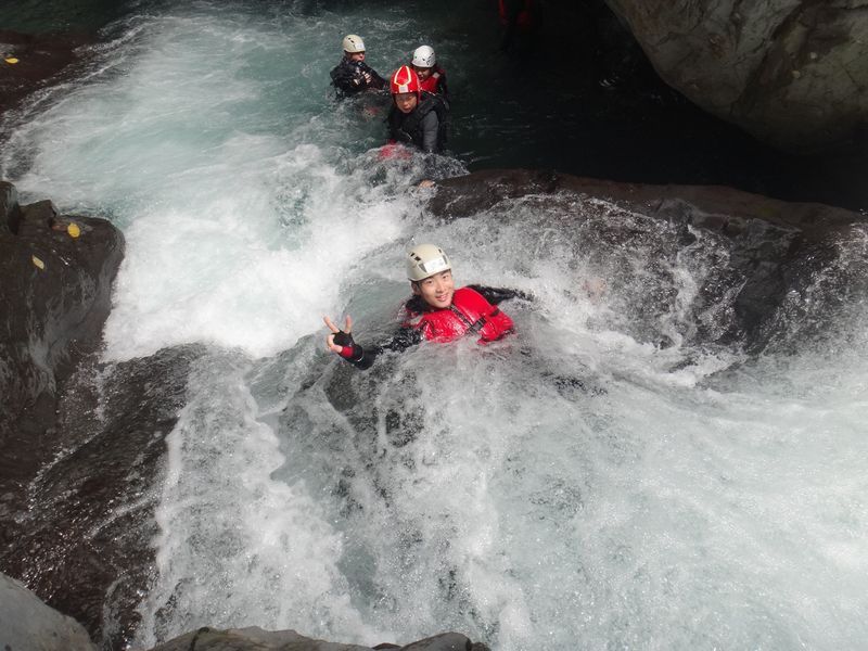 新竹獨家喜甕峽谷溯溪-【百米大滑降】