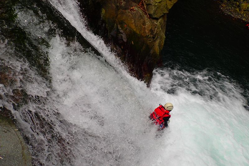 新竹獨家喜甕峽谷溯溪-【百米大滑降】