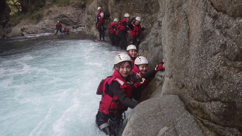 新竹獨家喜甕峽谷溯溪-【百米大滑降】