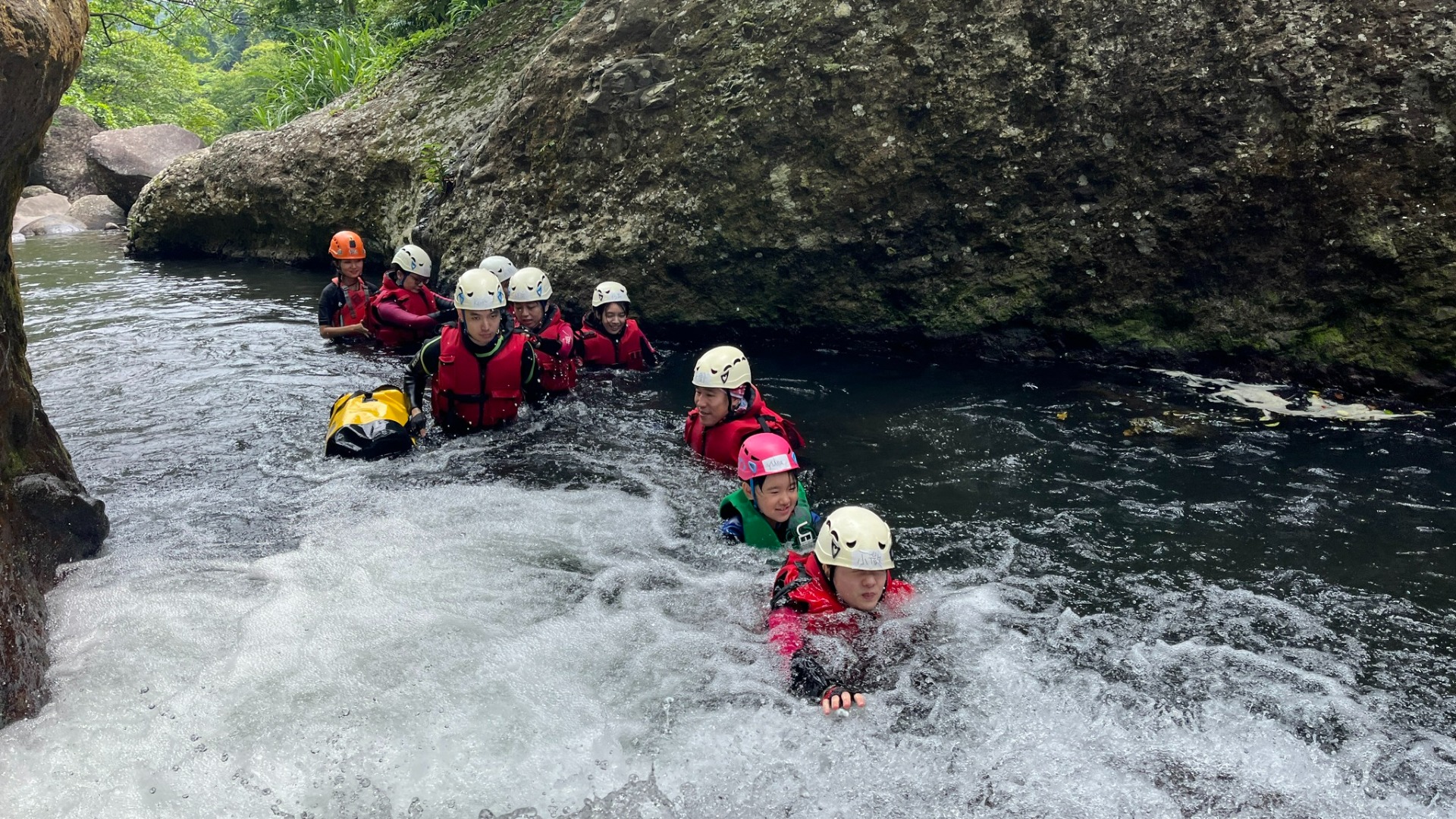 台北石門老梅溪溯溪-新手入門推薦