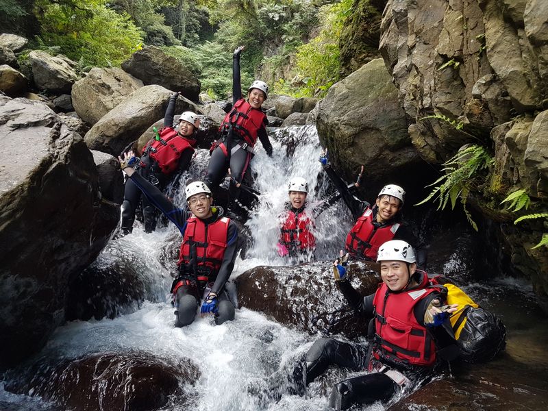 台北中坑溪溯溪體驗-【超級滑瀑】