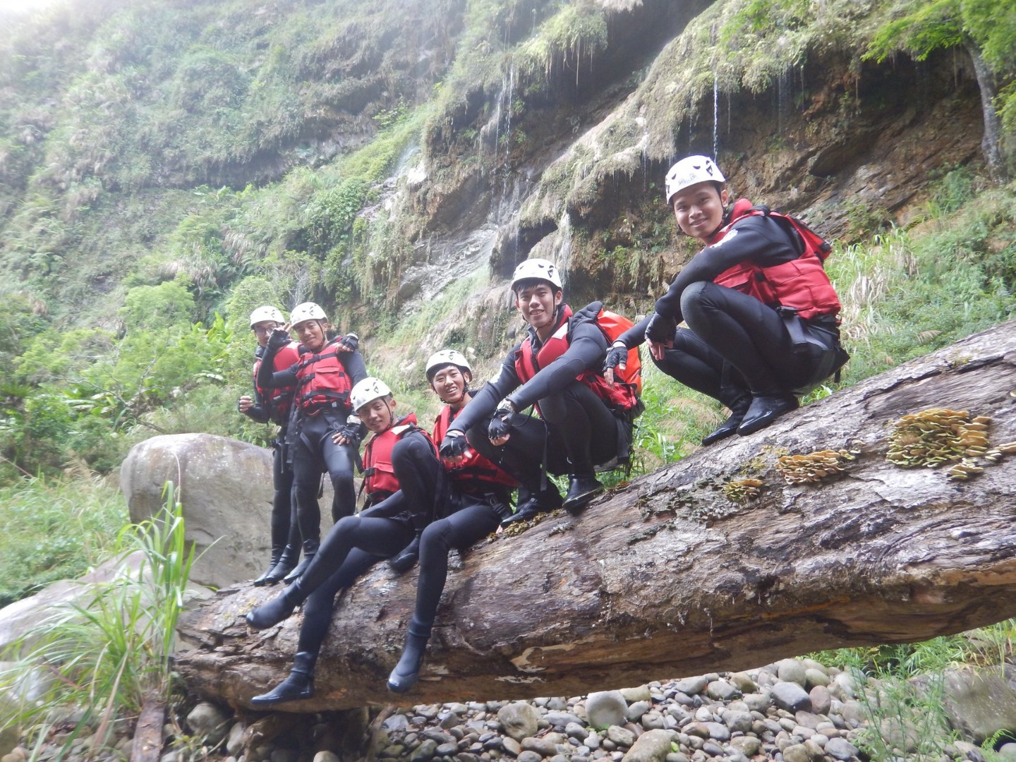 苗栗南庄風美溪溯溪-【苦花潭仙境】