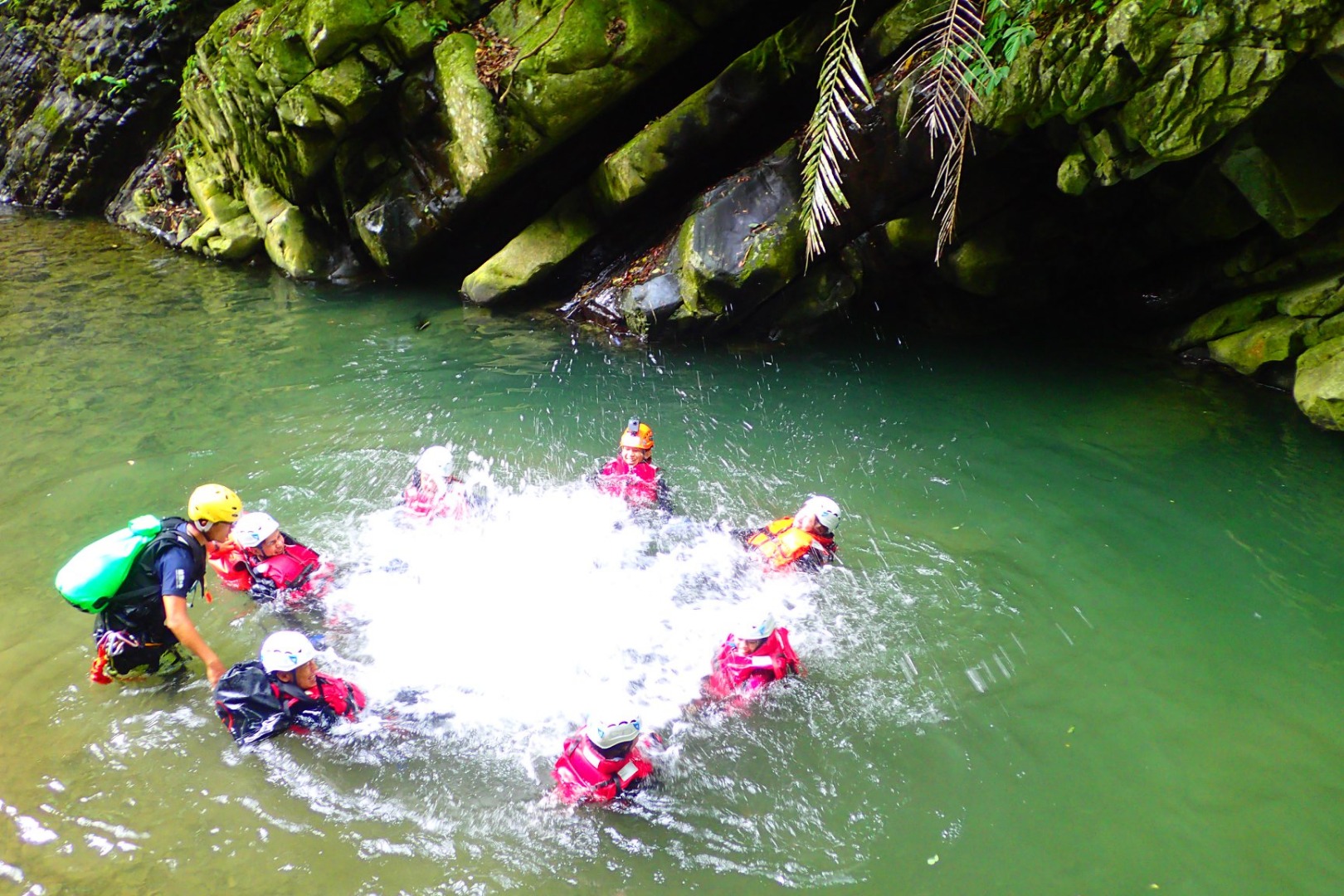 苗栗南庄風美溪溯溪-【苦花潭仙境】