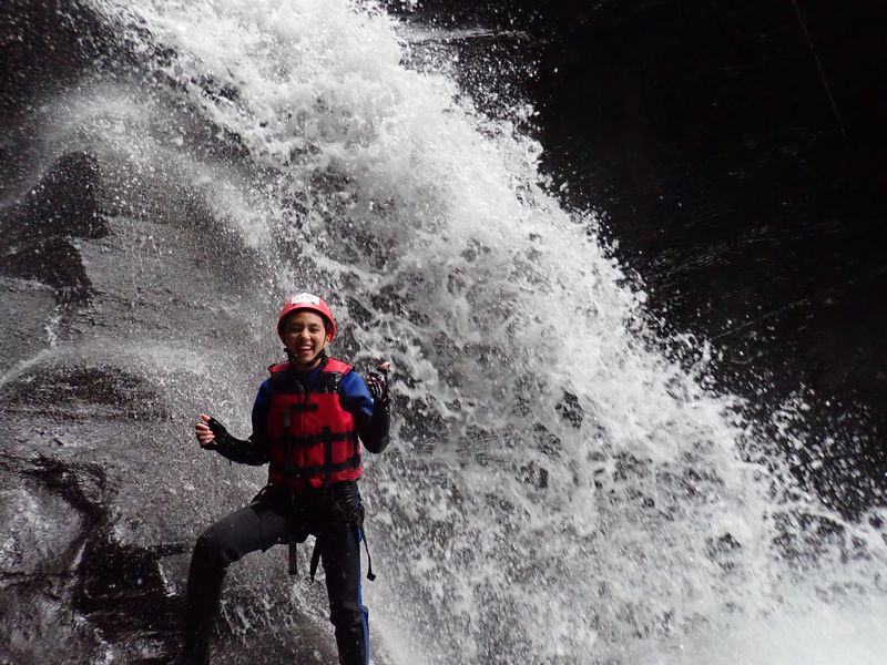 屏東瑪家牛角灣溪溯溪