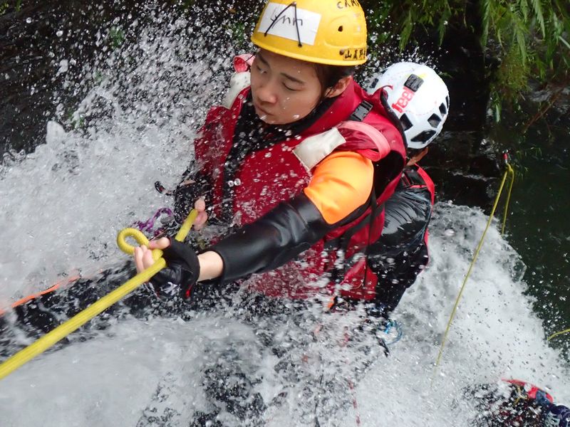 屏東瑪家牛角灣溪溯溪