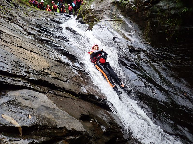 屏東瑪家牛角灣溪溯溪