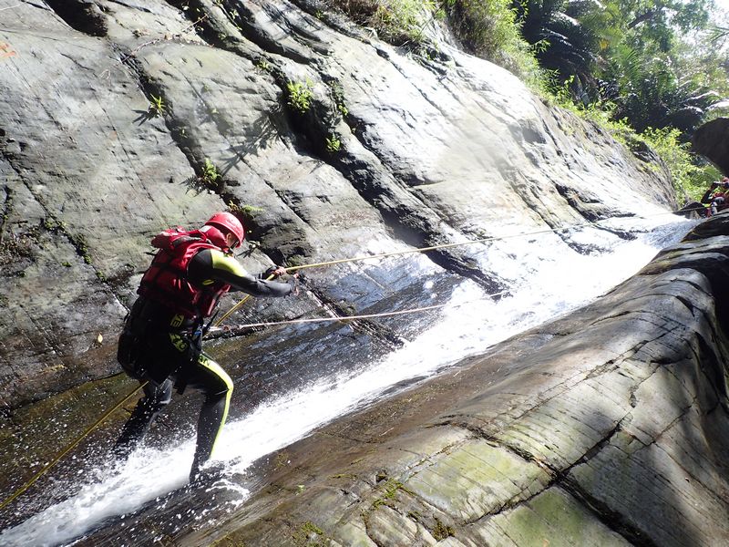 高雄茂林鄉至情谷溯溪