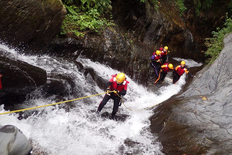 高雄茂林鄉至情谷溯溪