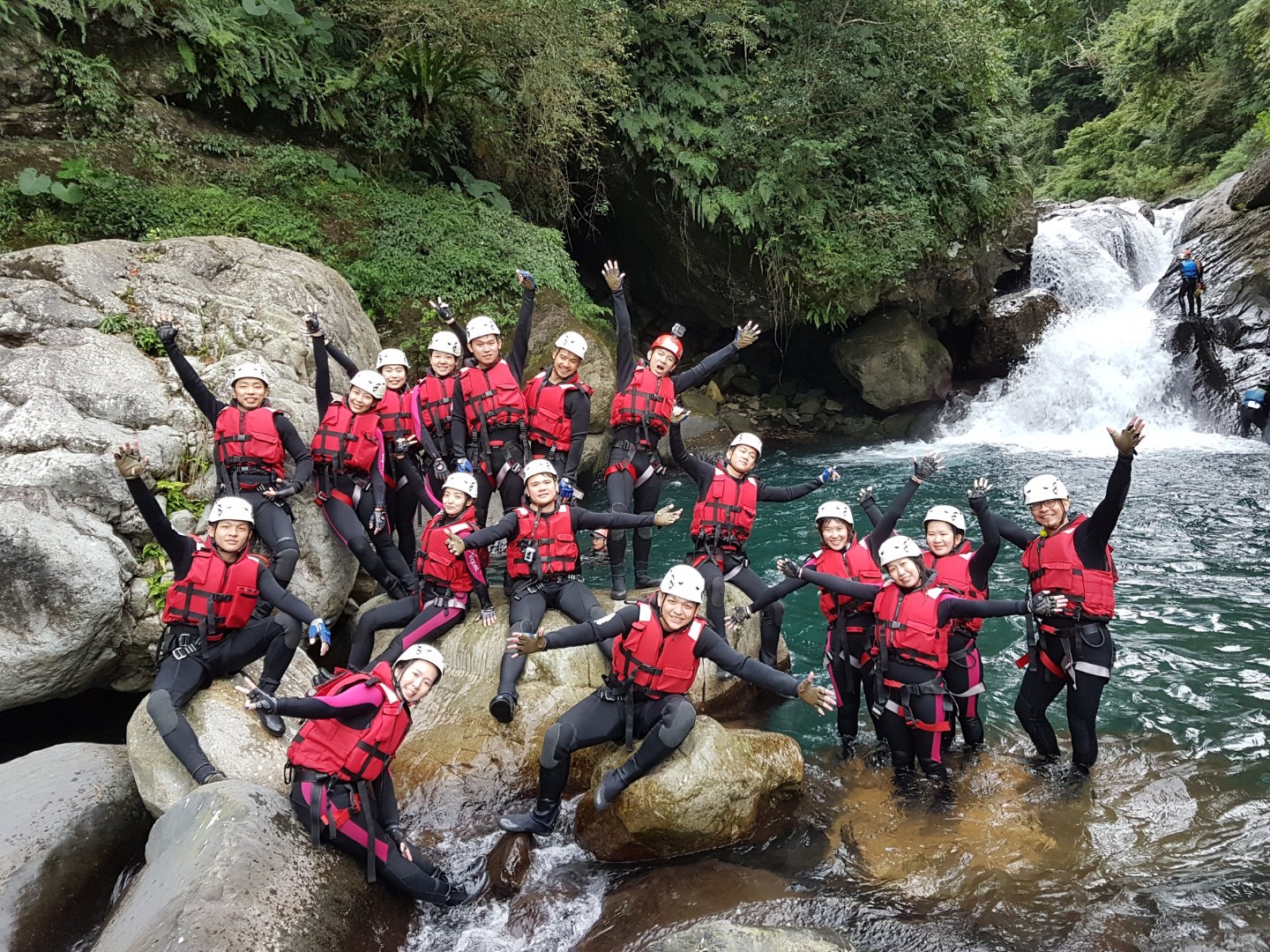 新竹麥巴來溪溯溪-【跳水滑瀑樂】