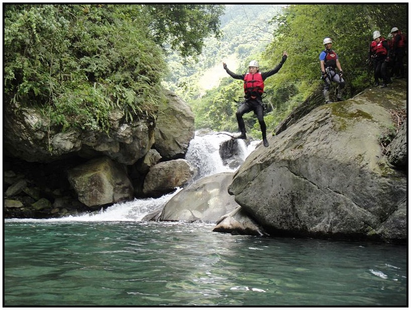 新竹麥巴來溪溯溪-【跳水滑瀑樂】