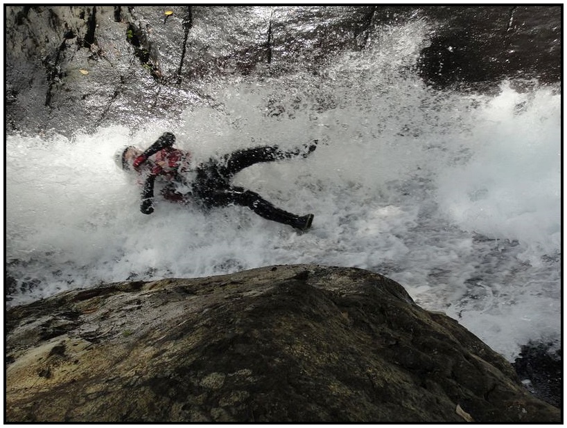 新竹麥巴來溪溯溪-【跳水滑瀑樂】
