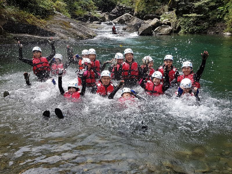 新竹麥巴來溪溯溪-【跳水滑瀑樂】