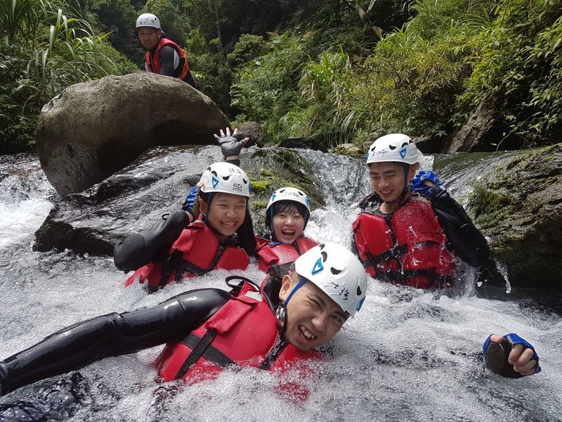 新竹麥巴來溪溯溪-【跳水滑瀑樂】