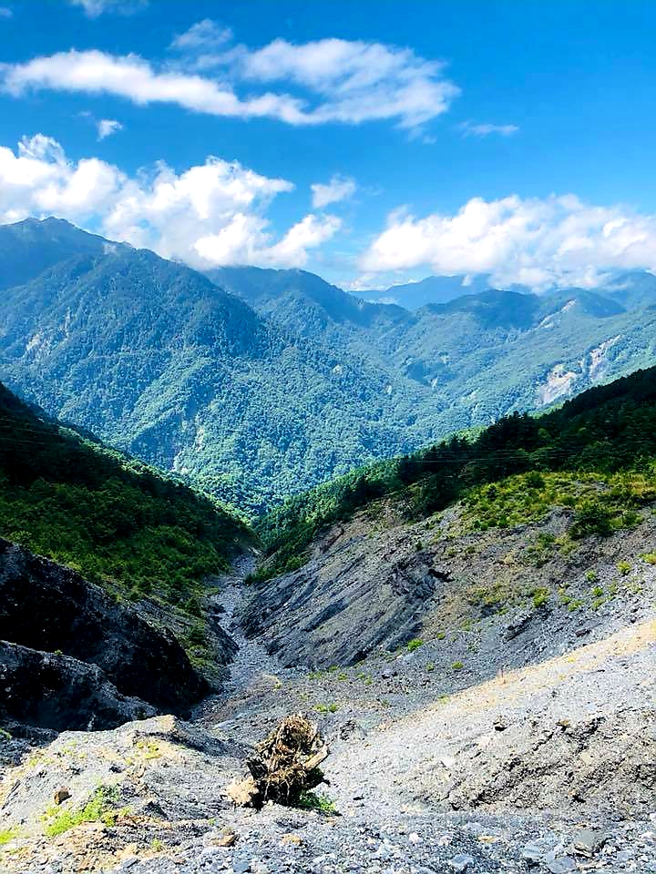 翻越中央山脈的雲瀑-奇萊南華