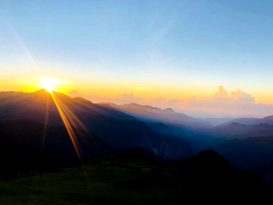 翻越中央山脈的雲瀑-奇萊南華