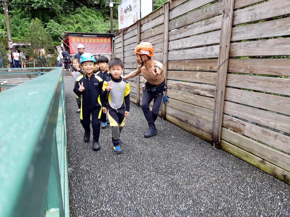 新竹尖石梅花溪親子溯溪體驗(含盥洗)-【山神的邀請】