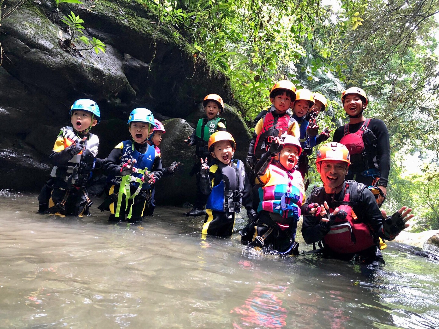 新竹尖石梅花溪親子溯溪體驗(含盥洗)-【山神的邀請】