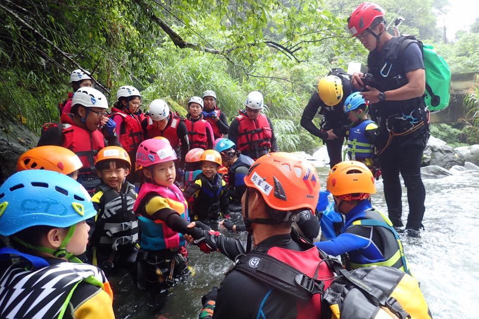 新竹尖石梅花溪親子溯溪體驗(含盥洗)-【山神的邀請】