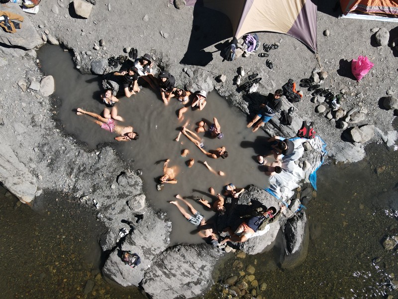 新竹秀巒泰崗溪野溪溫泉-【探訪野溪溫泉賞楓】