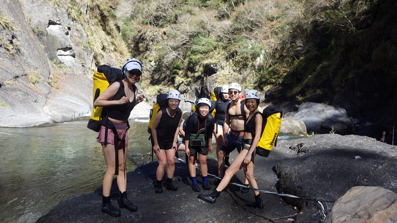 新竹秀巒泰崗溪野溪溫泉-【探訪野溪溫泉賞楓】