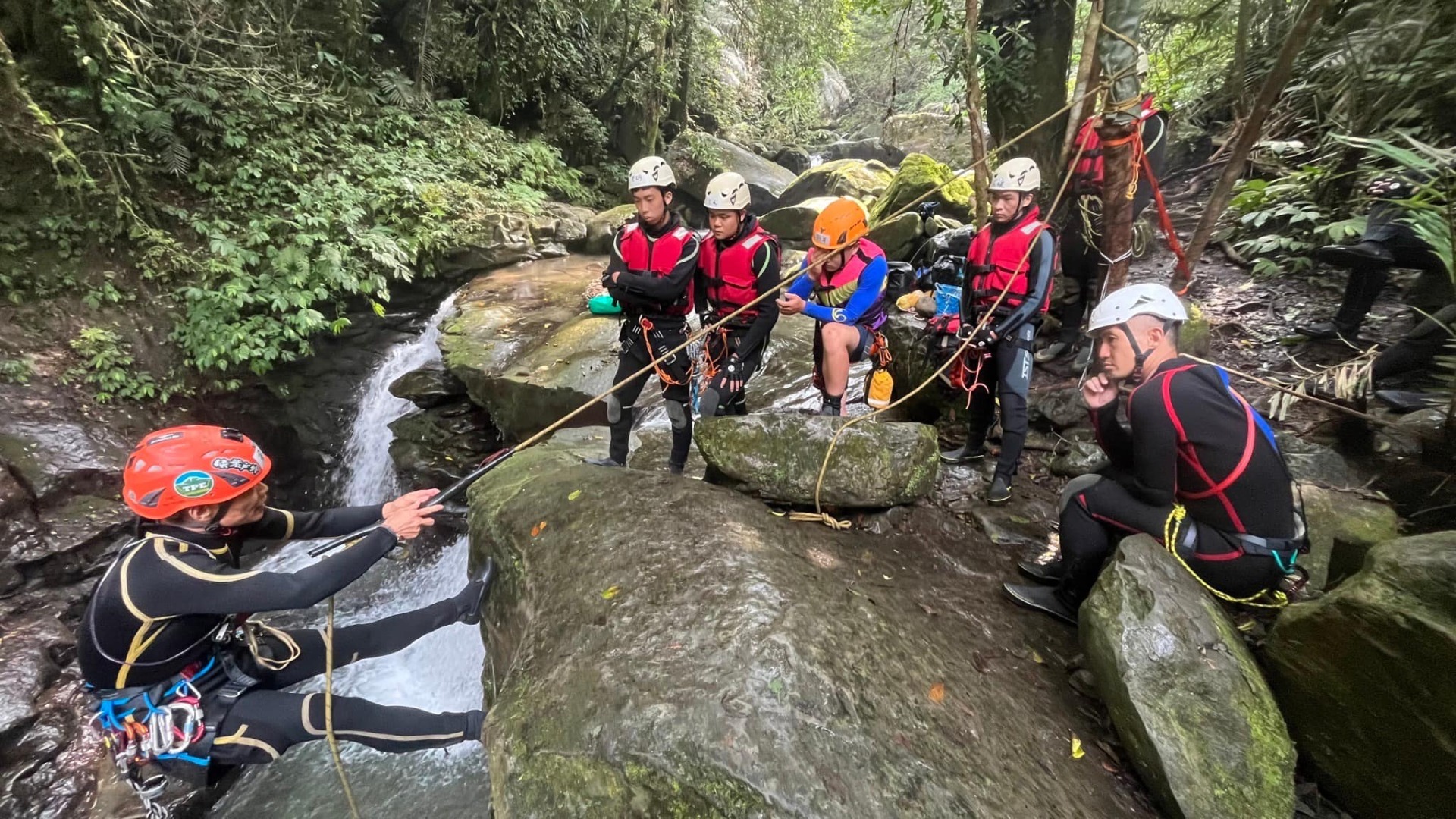 2023.03梯次-乙級溯溪教練(指導員)證照-中華民國體育總會核准