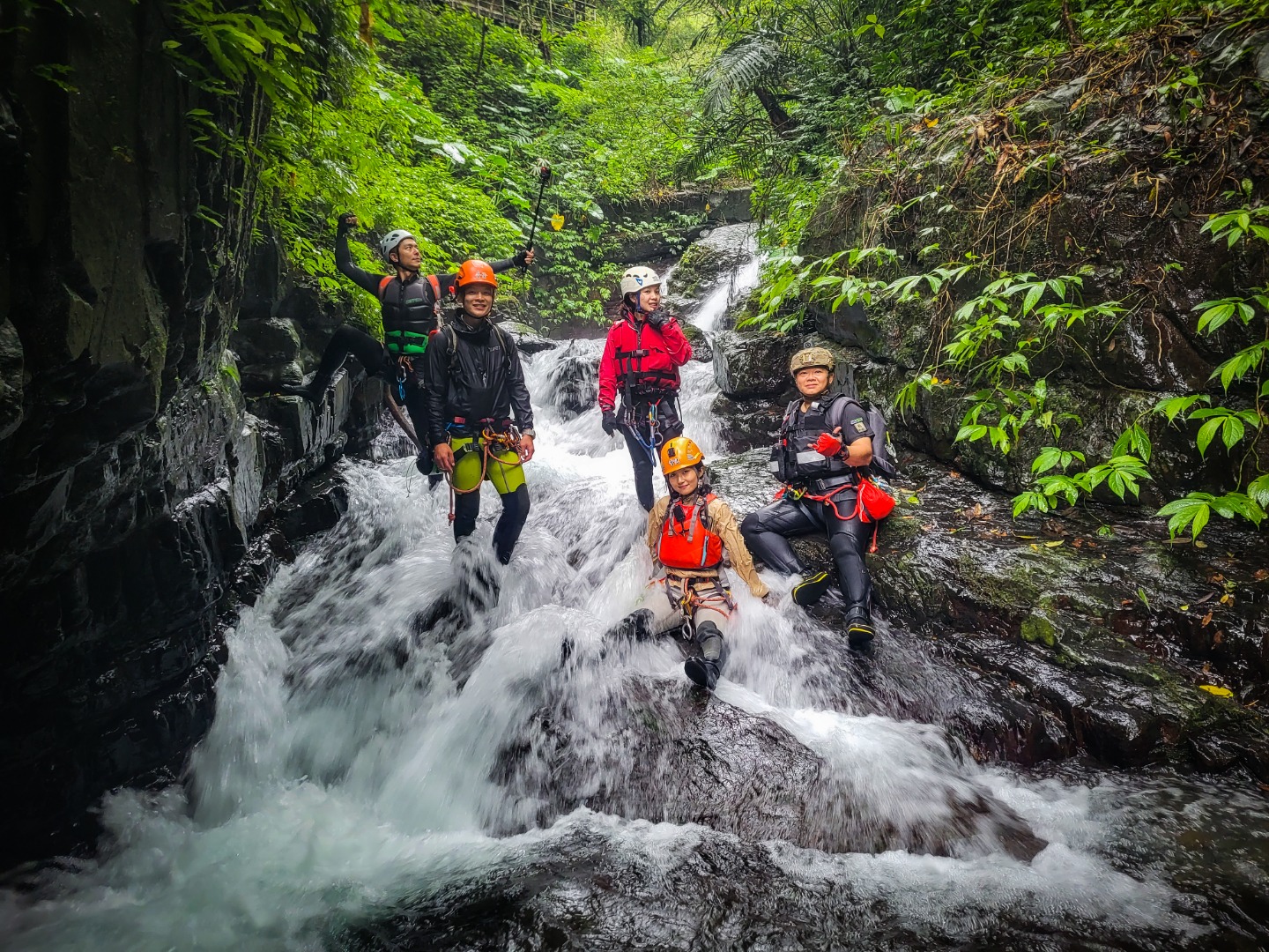 宜蘭礁溪石磐瀑布群