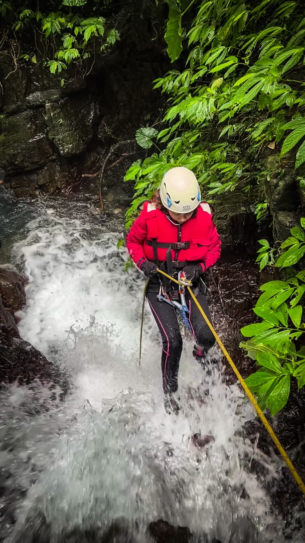 宜蘭礁溪石磐瀑布群