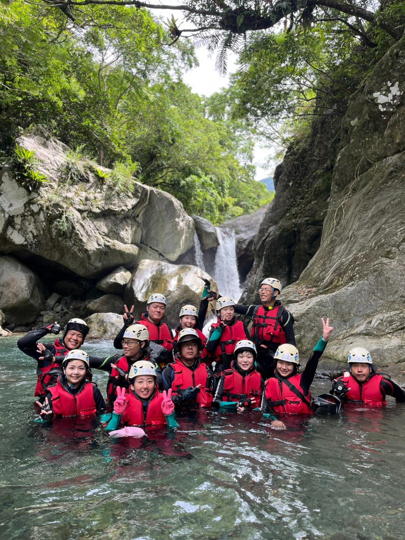 宜蘭南澳扇子瀑布溯溪