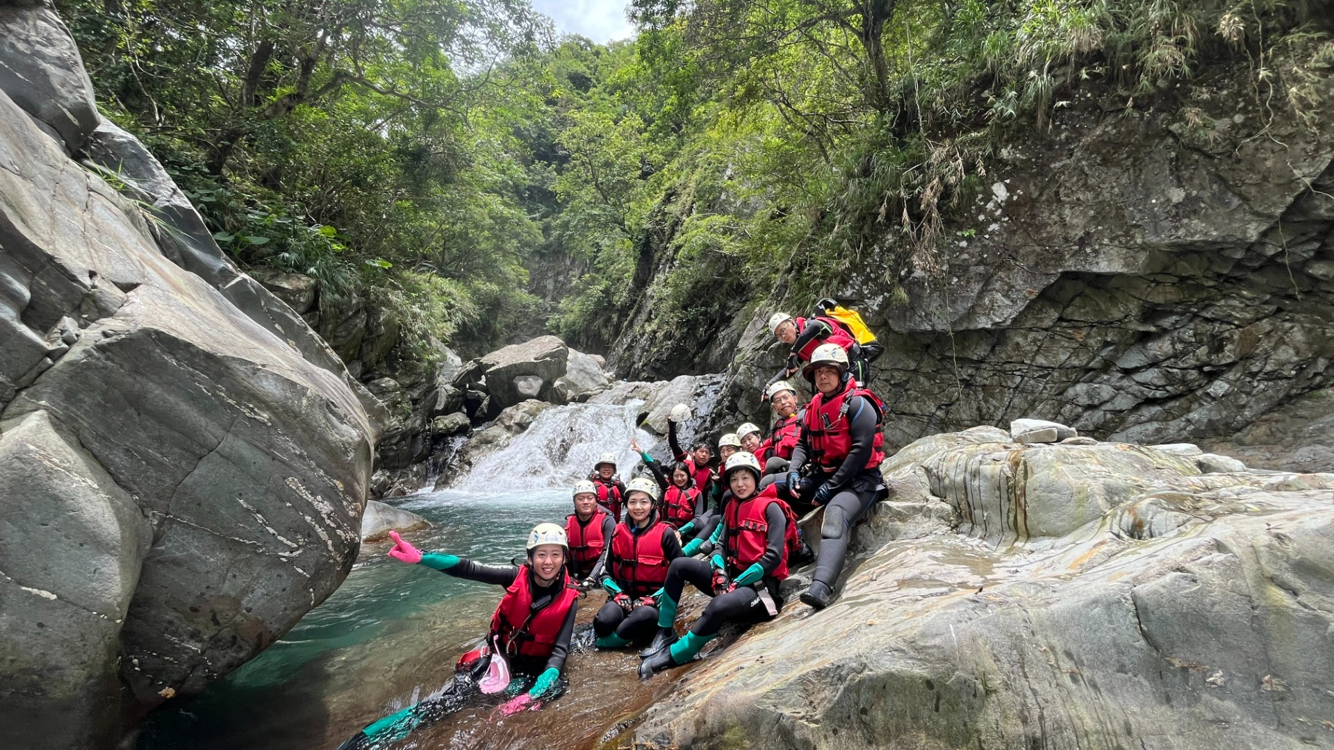 宜蘭南澳扇子瀑布溯溪