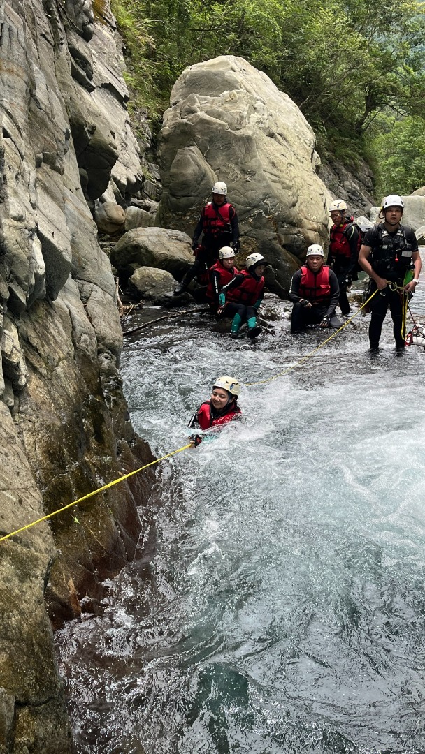 宜蘭南澳扇子瀑布溯溪