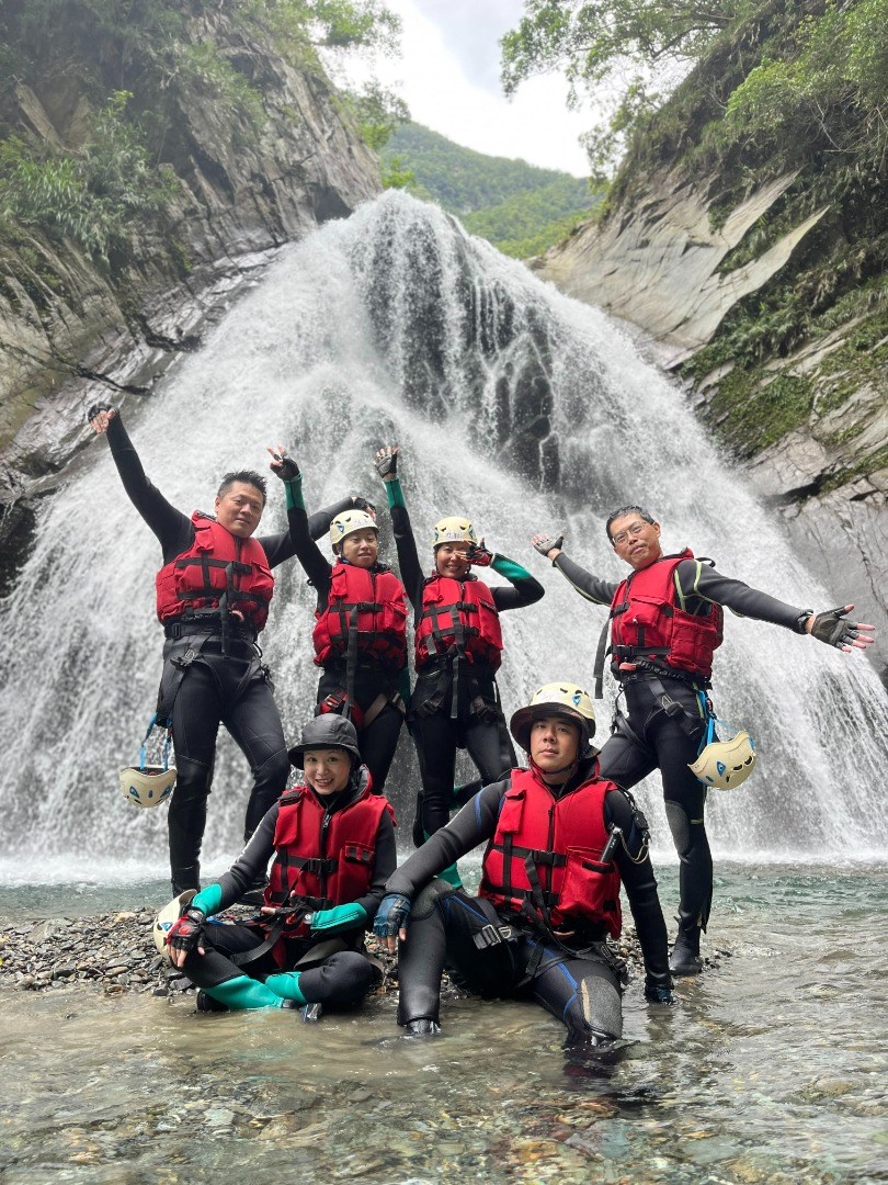 宜蘭南澳扇子瀑布溯溪